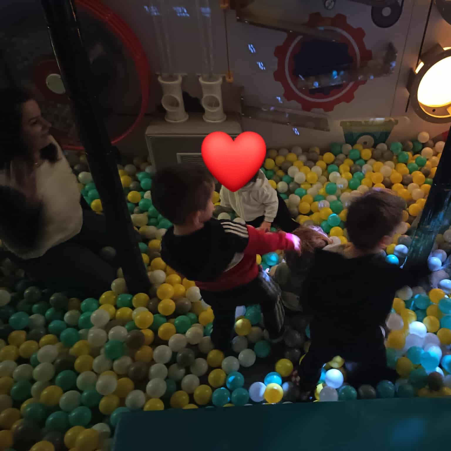 594582553_122193300212550470_4152538578379068899_n